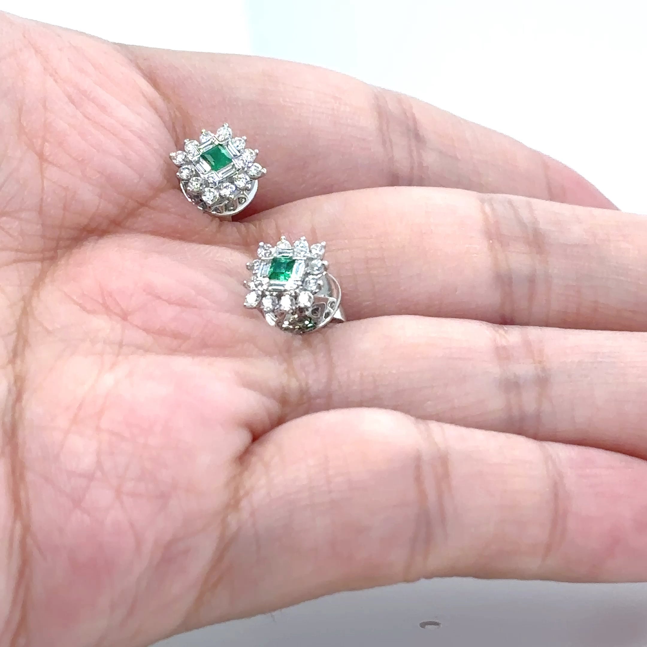 Emerald Stud Earrings - BV 8